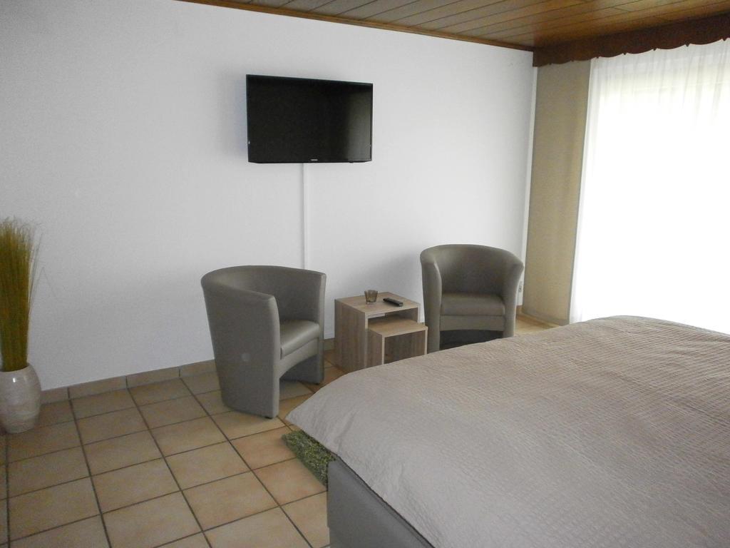 Hotel Gaestehaus Lohmann à Bullay Chambre photo