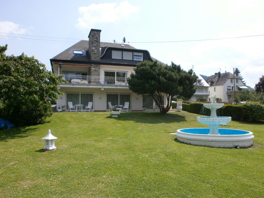 Hotel Gaestehaus Lohmann à Bullay Extérieur photo